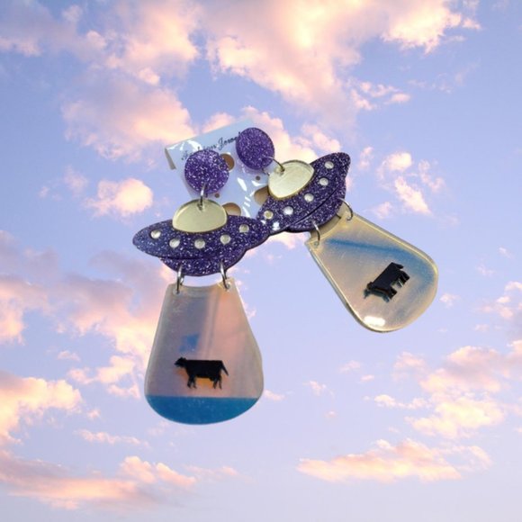 UFO beaming bold statement earrings - Picture 2 of 5